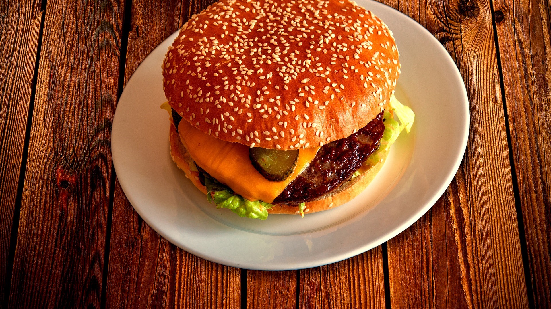 Není nad dobrý hamburger - a nemusí ho dělat robot
