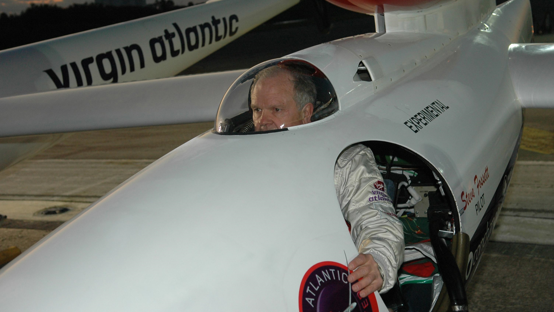 Steve Fossett v jednom ze svých strojů
