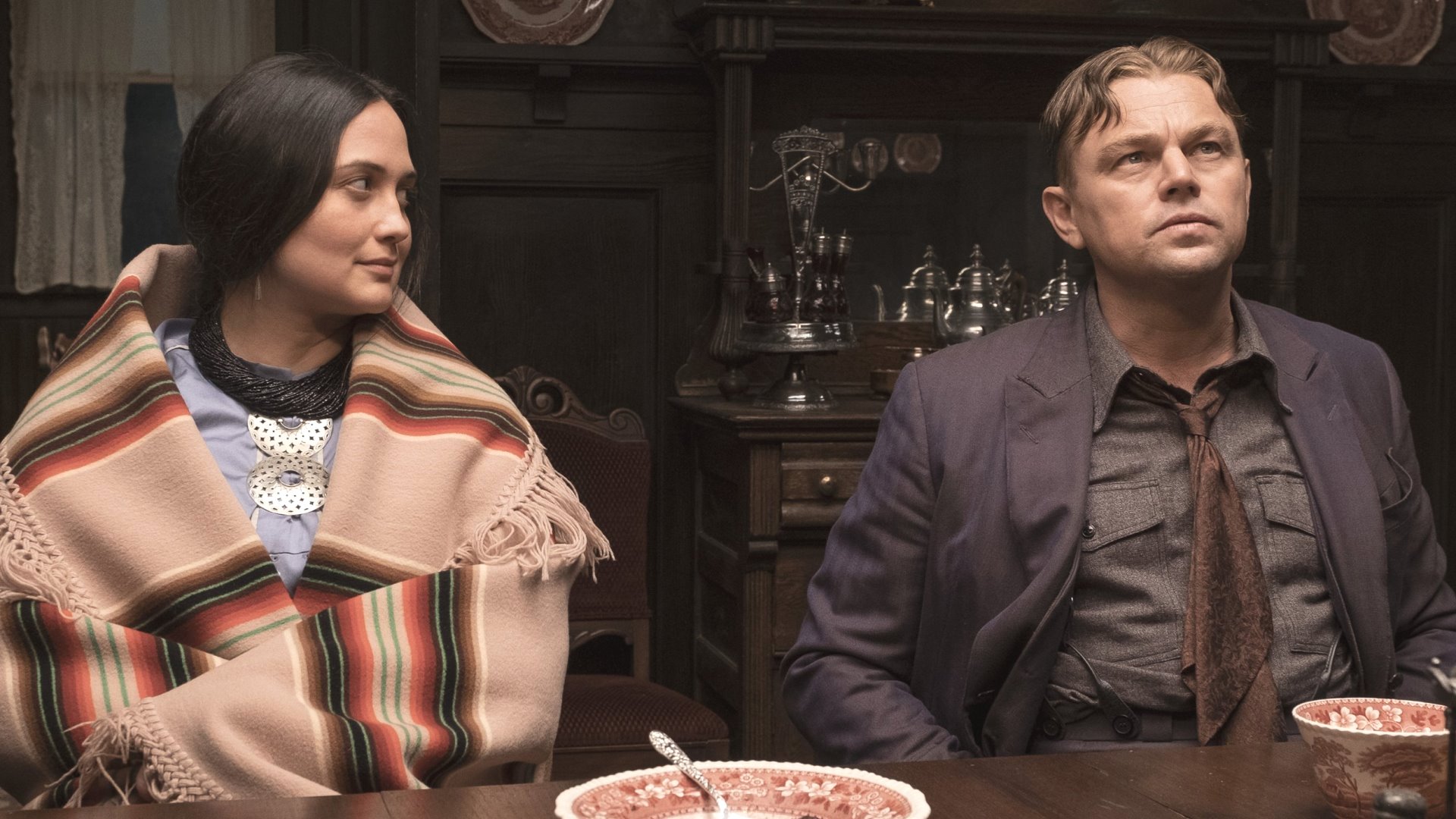 Lily Gladstone a Leonardo DiCaprio na první fotce z filmu Krvavé prachy