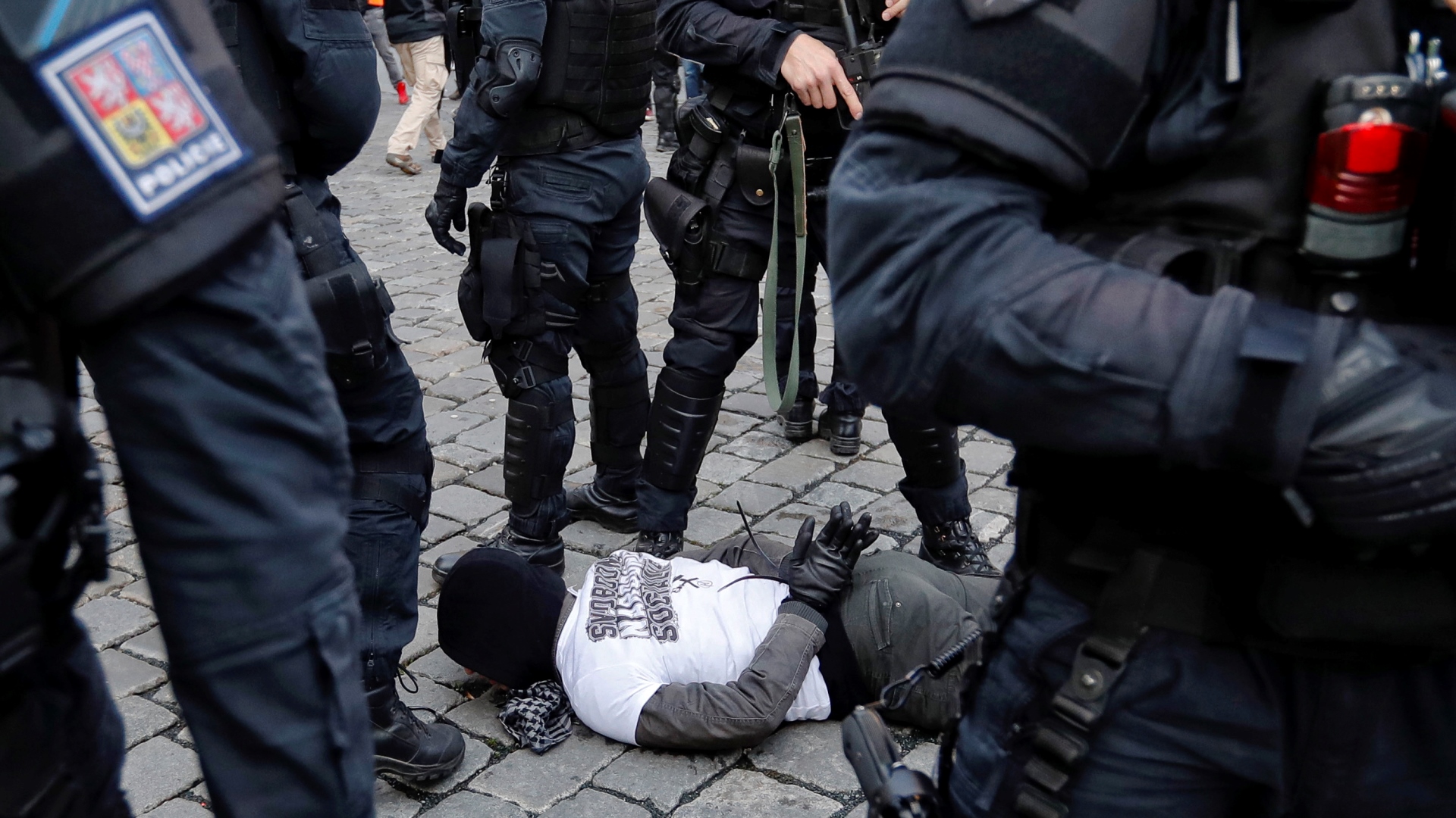 Policejní zásah