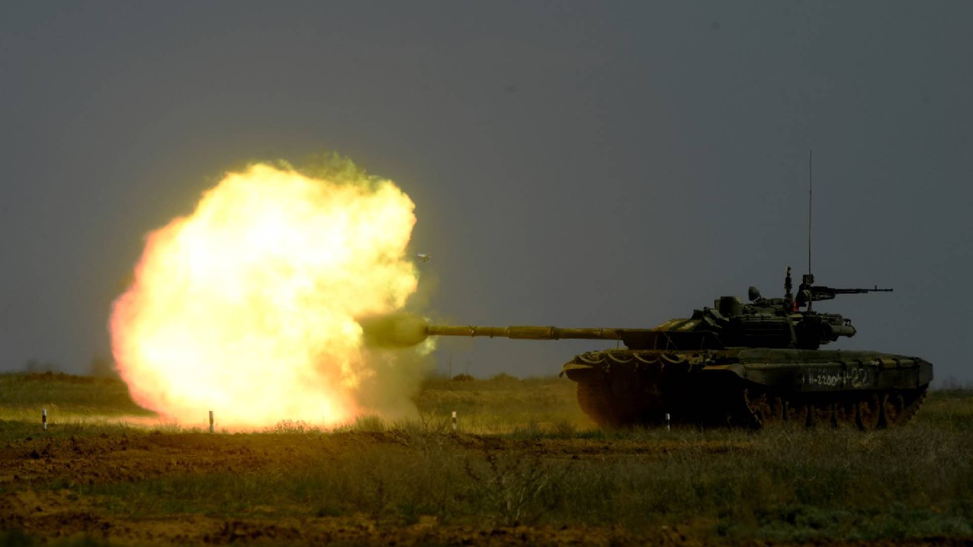Výstřel z tanku T-90