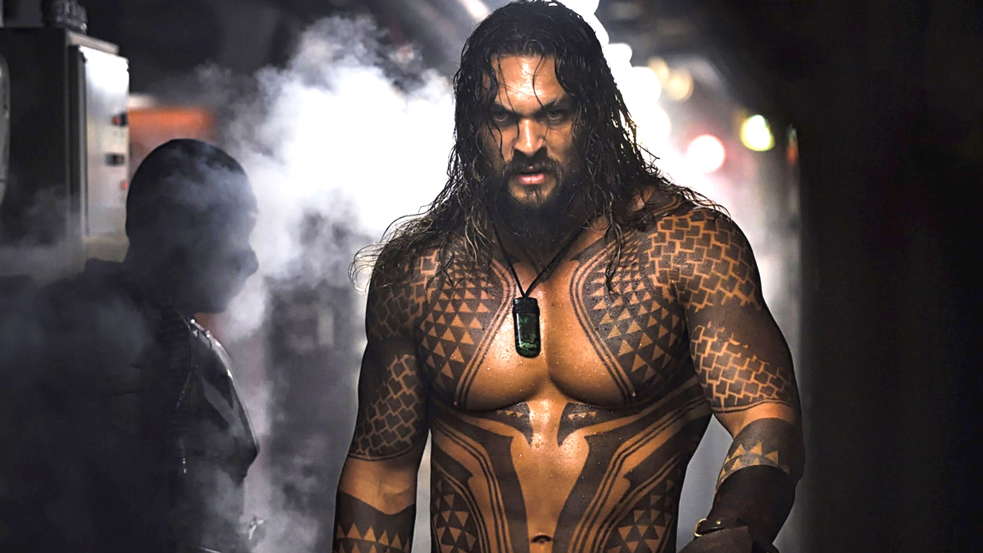 Potetovaný Jason Momoa ve filmu Aquaman
