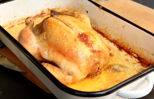 Kuře se špenátovo mandlovou nádivkou a bramborovou kaší s pečeným česnekem  Foto: 