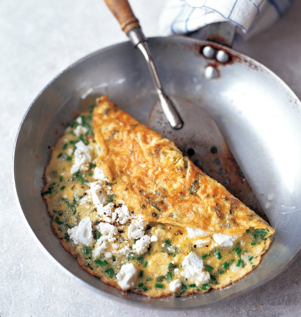 Omeleta s kozím sýrem, medvědím česnekem a kerblíkem  Foto: 