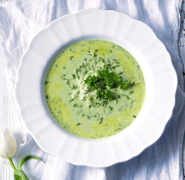 Krémová zelená polévka z hladkolisté petržele  Foto: 