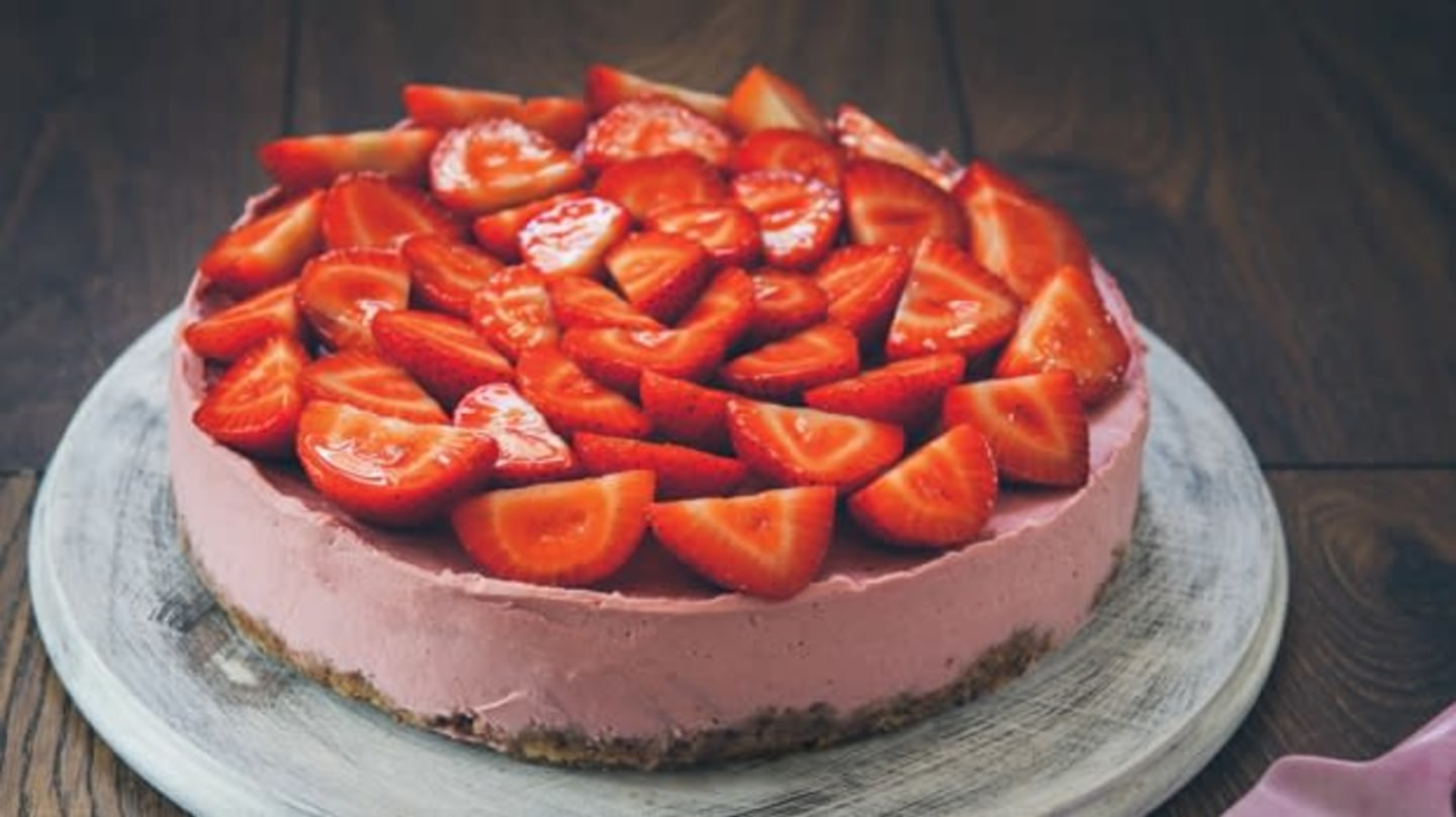 Jahodový raw cheesecake Jahodový raw cheesecake