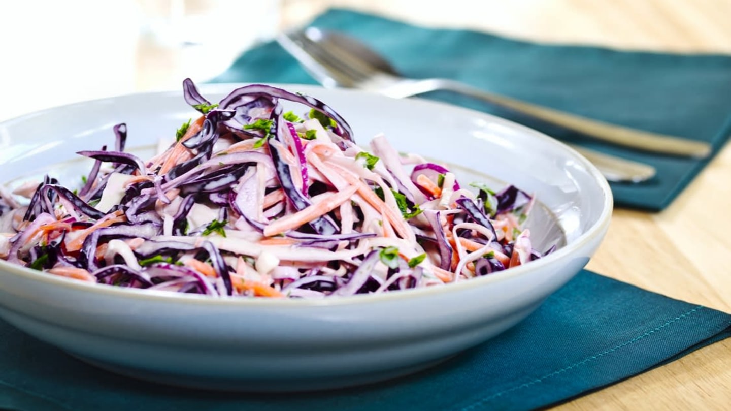 Coleslaw ̶ nejoblíbenější americký salát Coleslaw ̶ nejoblíbenější americký salát