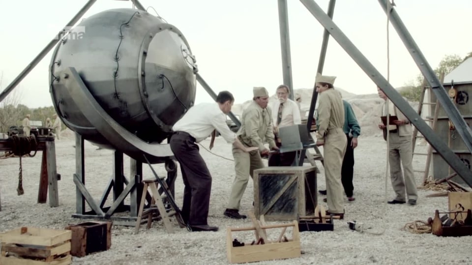 Souboj géniů 6 - tým Roberta Oppenhaimera poprvé vyzkoušel atomovou bombu