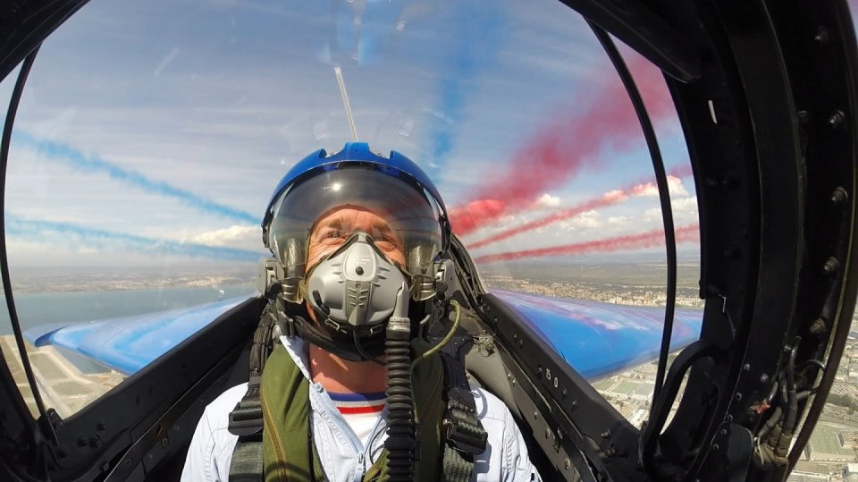 Akrobatický pilot Olivier Masurel se rozhodl usednout do kokpitu každého letadla, které na světě létá