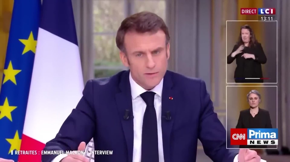 Macron čelí kritice za sundání hodinek při debatě o důchodech