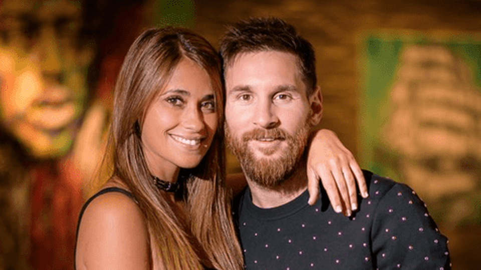 Antonella Roccuzzo – manželka argentinského útočníka Lionela Messiho Antonella Roccuzzo – manželka argentinského útočníka Lionela Messiho