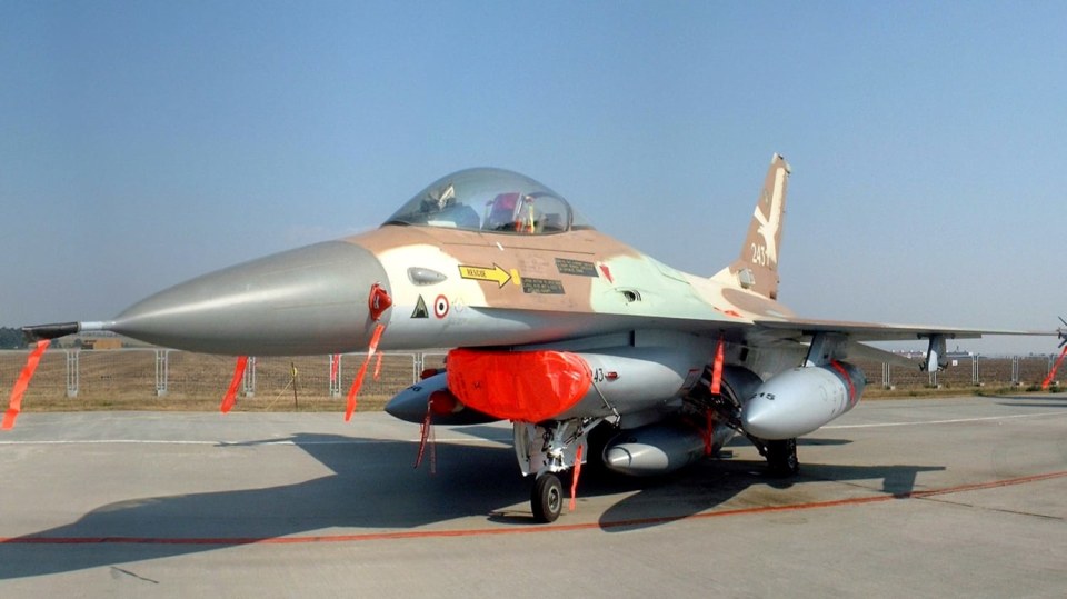 Letoun izraelského letectva F-16A který se účastnil operace Opera Letoun izraelského letectva F-16A který se účastnil operace Opera