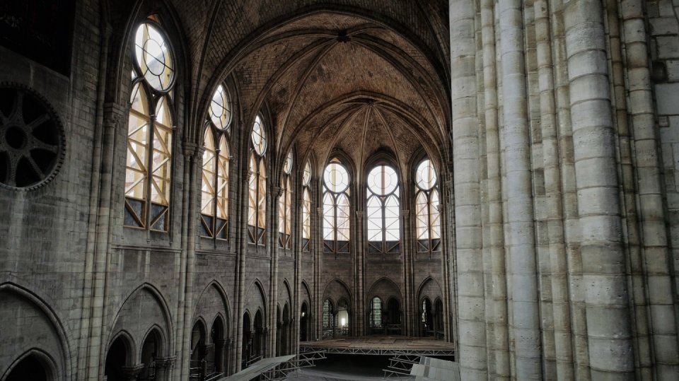 Rozsah i tempo oprav katedrály Notre-Dame jsou ohromující. Podaří se památku zničenou před čtyřmi lety požárem vzkřísit do letní olympiády 2024, jak slíbil francouzský prezident Emmanuel Macron?