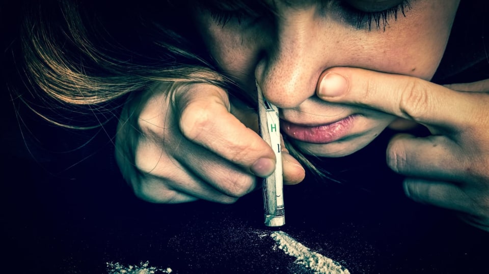 Vědci přišli na způsob, jak vyléčit závislost na kokainu. U myší už to funguje Gordon Ramsay