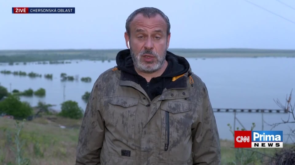 VIDEO: Stovky lidí ze zaplavených vesnic na Ukrajině jsou odříznuty od světa