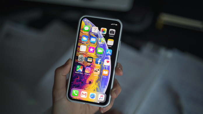 Muž žaluje Apple za to, že z něj údajně udělal homosexuála 1 Muž žaluje Apple za to, že z něj údajně udělal homosexuála 1