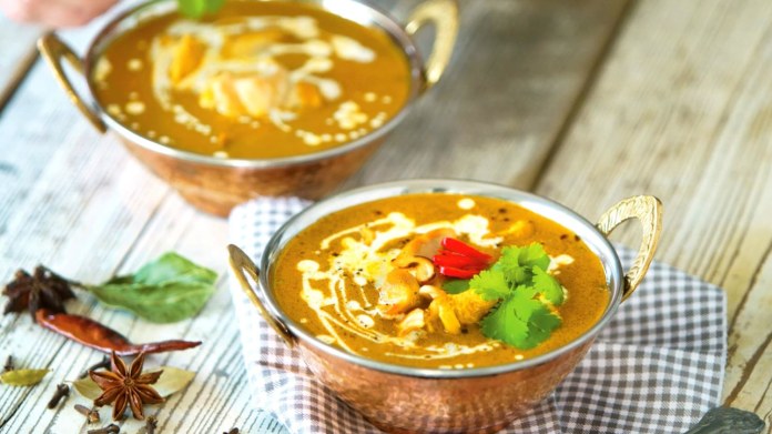 Kuřecí kokosové korma kari Kuřecí kokosové korma kari