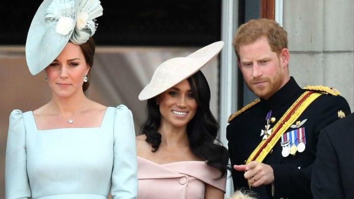 Proč Kate stála před Meghan? 1 Proč Kate stála před Meghan? 1