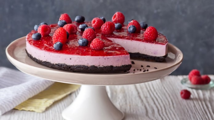 Malinový cheesecake s Oreo sušenkami Malinový cheesecake s Oreo sušenkami