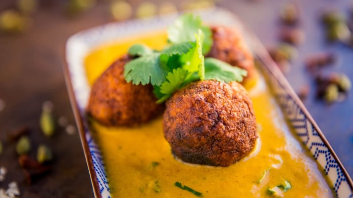 Malai kofta – indické vegetariánské koule s omáčkou Malai kofta – indické vegetariánské koule s omáčkou