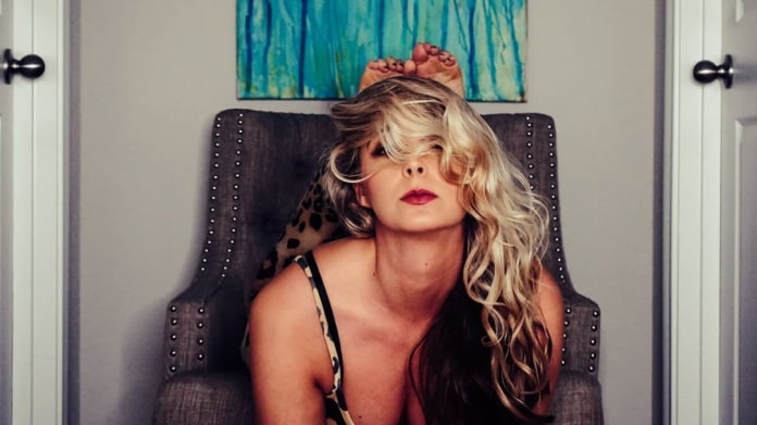 Allie Eve Knox Allie Eve Knox