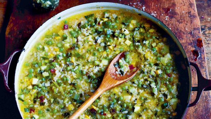 Minestrone s rizotovou rýží a pestem Minestrone s rizotovou rýží a pestem