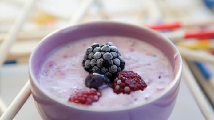Maražený jogurt s ovocem Maražený jogurt s ovocem