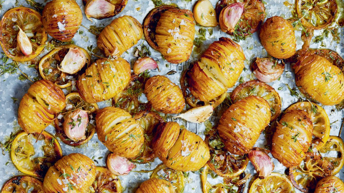 Citronové brambory hasselback Citronové brambory hasselback