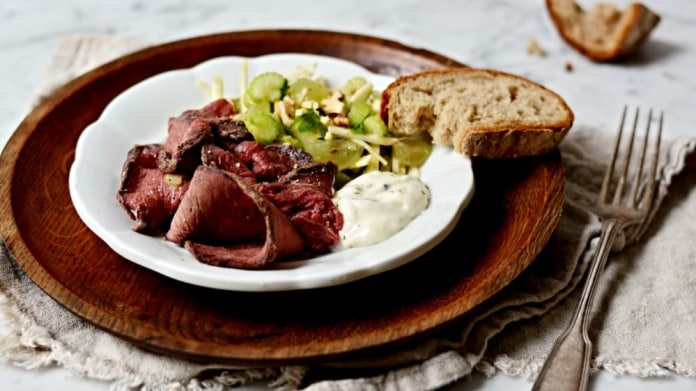 Roastbeef s celerovou remuládou Roastbeef s celerovou remuládou