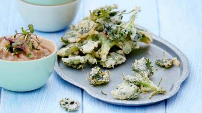 Tempura z mladých kopřiv Tempura z mladých kopřiv