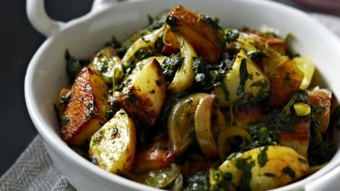 Indické brambory se špenátem Sag Aloo Indické brambory se špenátem Sag Aloo