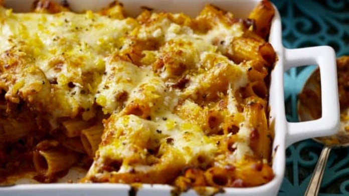 Zapečené rigatoni s masem Zapečené rigatoni s masem