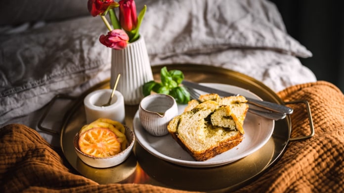 Kynutá babka s bylinkovým pestem podle Cat & Cook Kynutá babka s bylinkovým pestem podle Cat & Cook