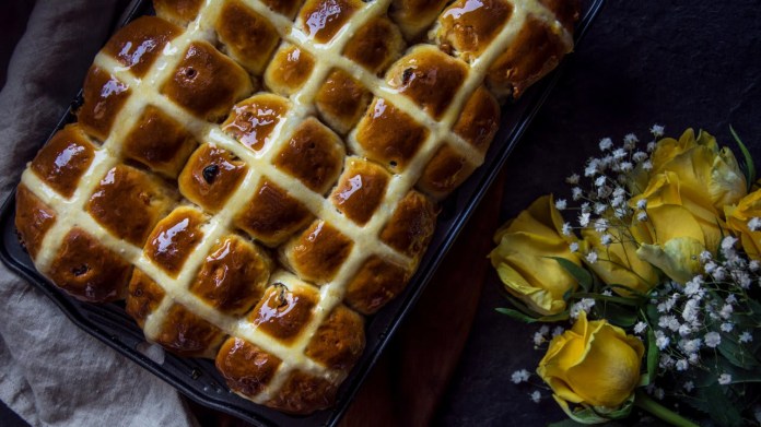 Hot cross buns - anglické mazanečky Hot cross buns - anglické mazanečky