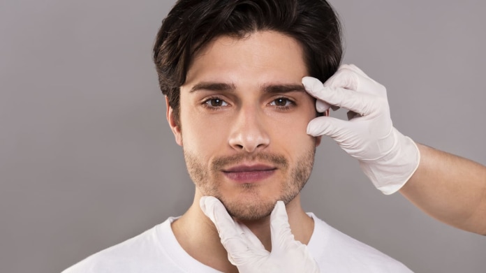 Plastická chirurgie není blízká jen ženám. Jaké zákroky podstupují nejčastěji muži? Plastická chirurgie není blízká jen ženám. Jaké zákroky podstupují nejčastěji muži?