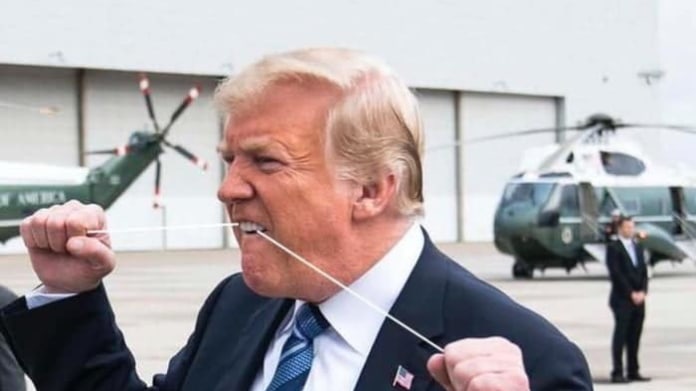 Trumpův šílený pozdrav 2 Trumpův šílený pozdrav 2