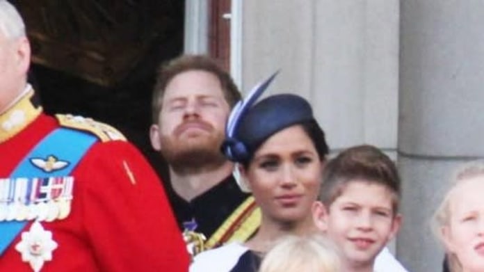 Princ Harry napomenul otáčející se Meghan během oslav narozeniny královny Princ Harry napomenul otáčející se Meghan během oslav narozeniny královny
