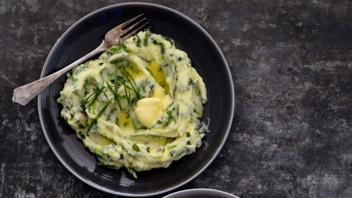 Irský colcannon – luxusní verze bramborové kaše Irský colcannon – luxusní verze bramborové kaše