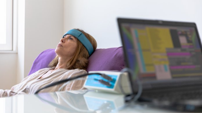 Chcete být kreativnější, mít rychlejší myšlení a lépe zvládat stres? Pomůže vám neurofeedback Chcete být kreativnější, mít rychlejší myšlení a lépe zvládat stres? Pomůže vám neurofeedback