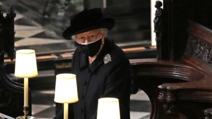 Alžběta se rozloučila se svou láskou, princem Philipem. Alžběta se rozloučila se svou láskou, princem Philipem.