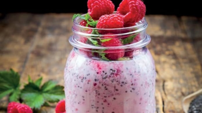 Pudink z chia semínek s malinami Pudink z chia semínek s malinami