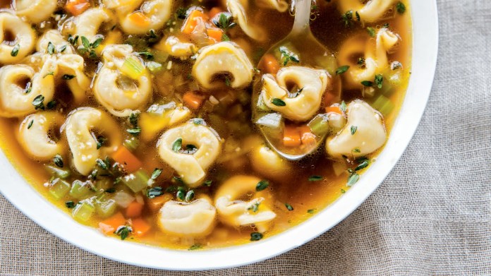 Tortellini a vývar po italsku Tortellini a vývar po italsku