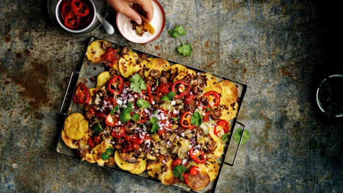 Zapečené nachos s hovězím masem Zapečené nachos s hovězím masem