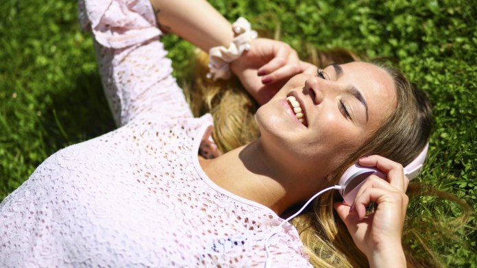 Pozor na zrádné jarní slunce. Může způsobit nebezpečné spálení i alergie! Pozor na zrádné jarní slunce. Může způsobit nebezpečné spálení i alergie!