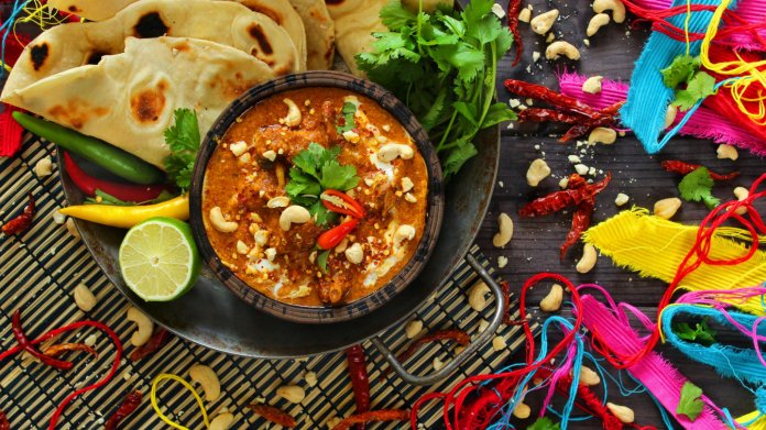 Indické butter chicken neboli máslové kuře Indické butter chicken neboli máslové kuře