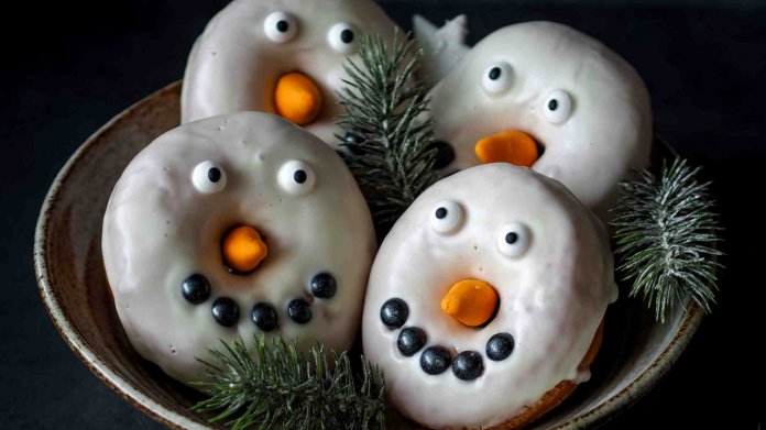 Zimní donuty s čokoládovou polevou Zimní donuty s čokoládovou polevou