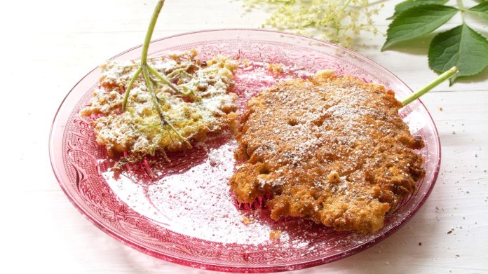 Kosmatice ̶ smažená květenství černého bezu Kosmatice ̶ smažená květenství černého bezu