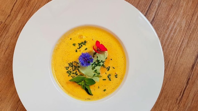 Mrkvová polévka ovoněná citrusy Mrkvová polévka ovoněná citrusy