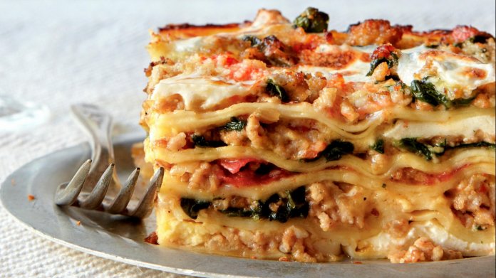 Lasagne z telecího masa a špenátu Lasagne z telecího masa a špenátu