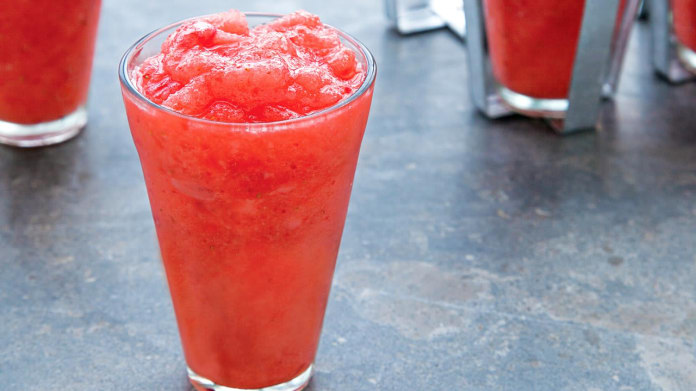 Jahodová ledová tříšť s limonádou Jahodová ledová tříšť s limonádou